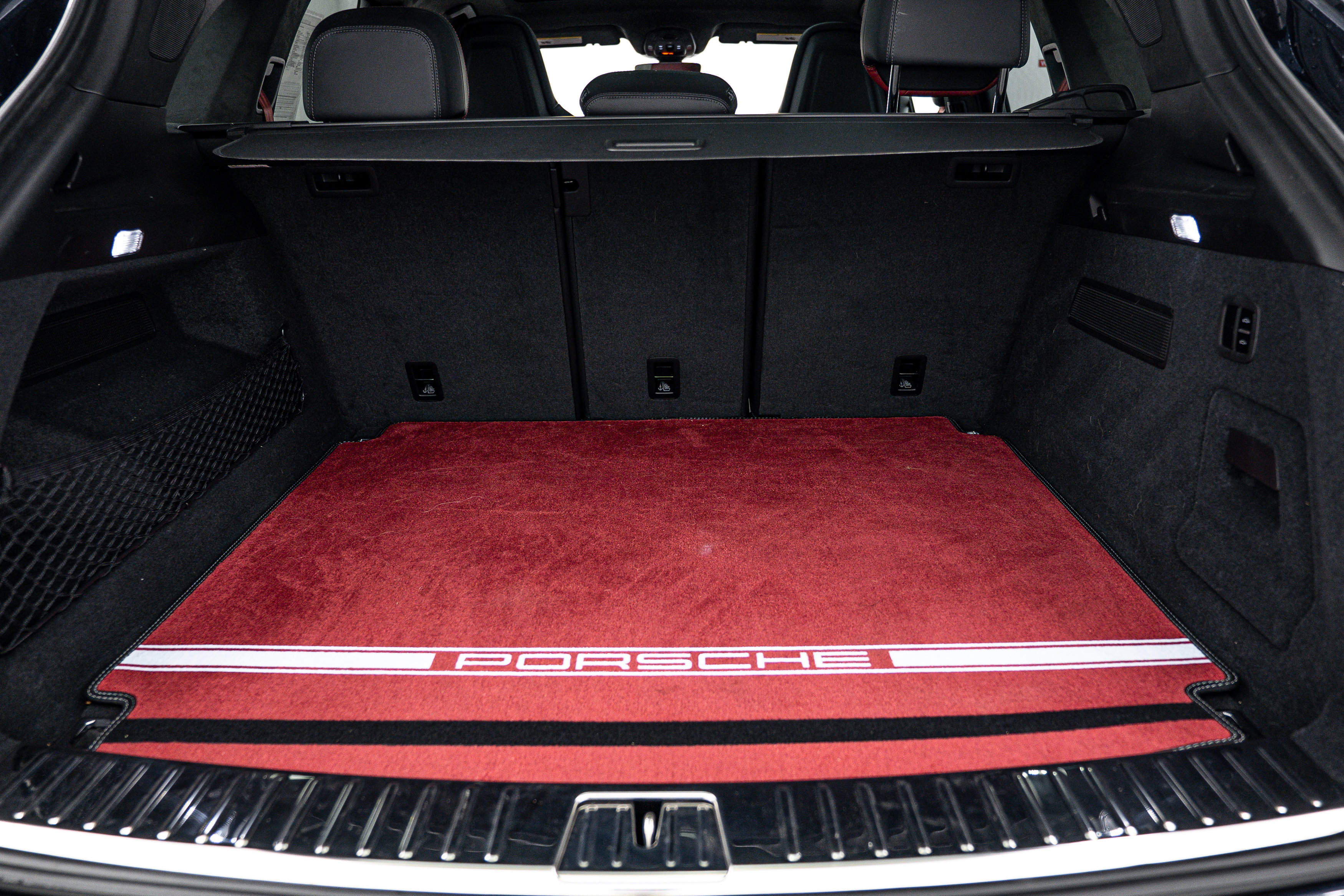 Certified 2025 Porsche Cayenne GTS AWD/4WD image 27