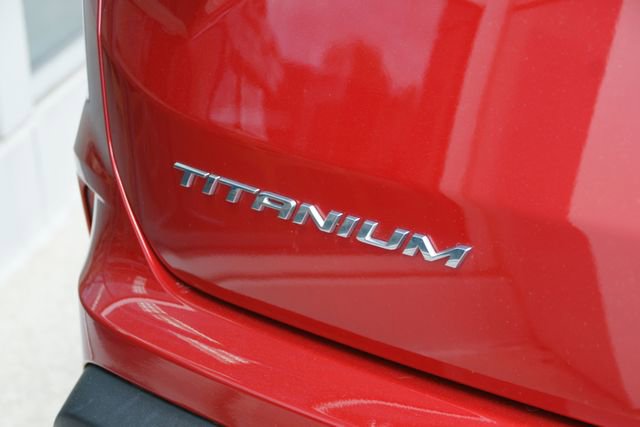 Certified 2022 Ford Edge Titanium w/ Class II Trailer Tow Package image 11