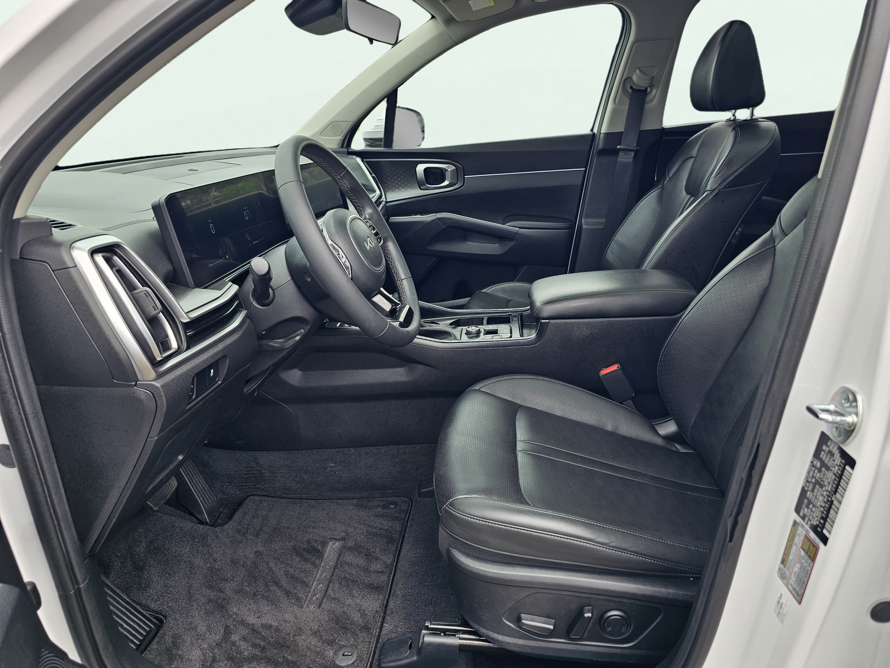 Used 2024 Kia Sorento S w/ Panoramic Sunroof Package FWD image 31