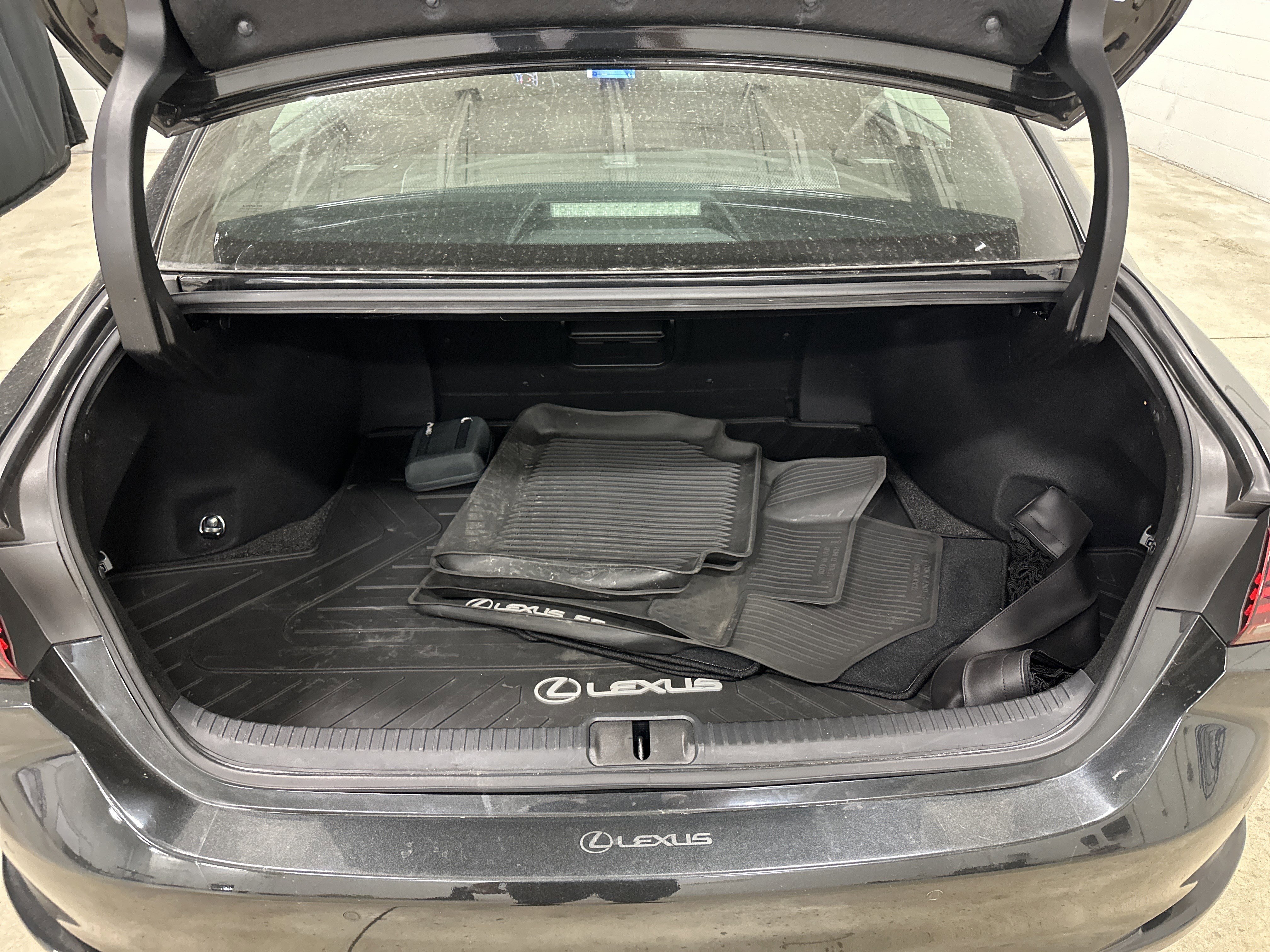 Used 2023 Lexus ES 350 w/ Premium Package FWD image 32