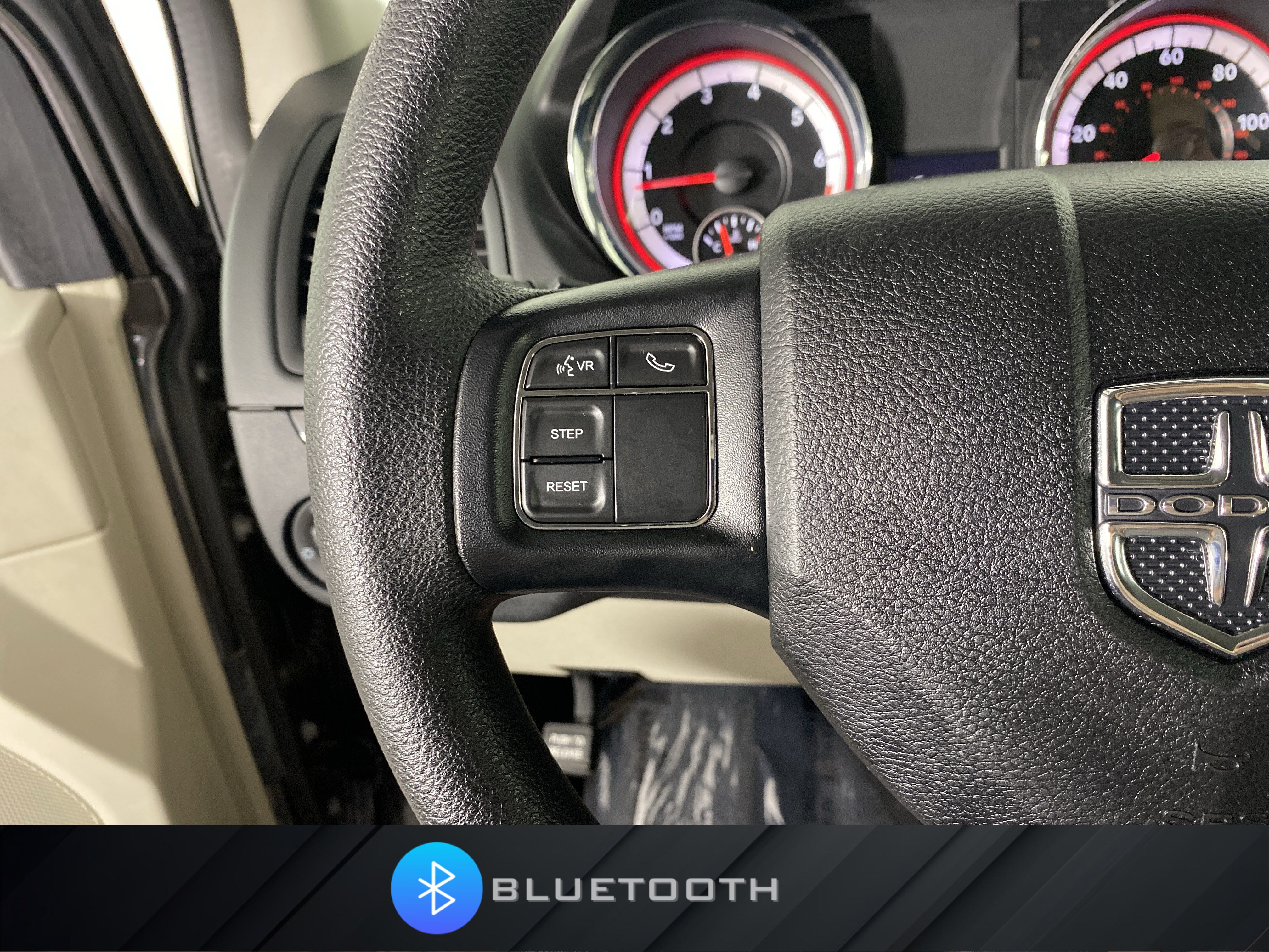 Used 2019 Dodge Grand Caravan SE w/ UConnect Hands-Free Group FWD image 20