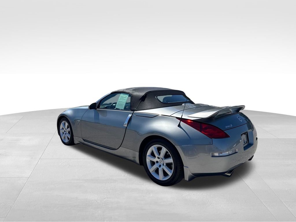 Used 2005 Nissan 350Z Touring RWD image 4