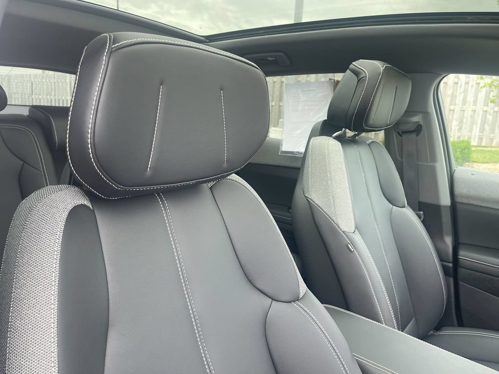 Certified 2025 Cadillac Optiq Sport 1 AWD/4WD image 41