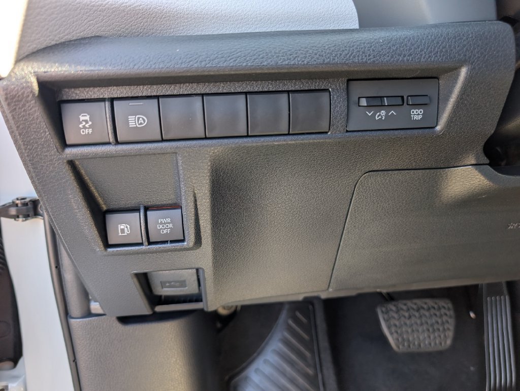 New 2026 Toyota Sienna XLE FWD image 23