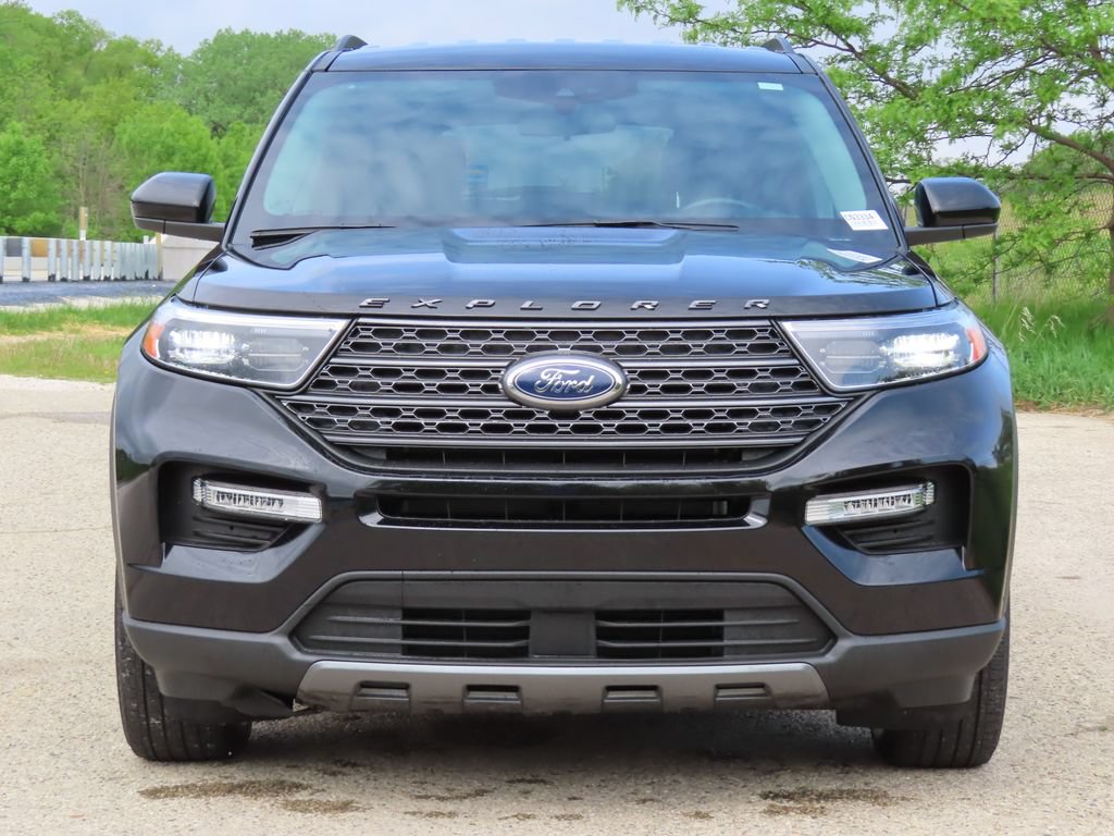 Used 2023 Ford Explorer XLT w/ Equipment Group 202A AWD/4WD image 17
