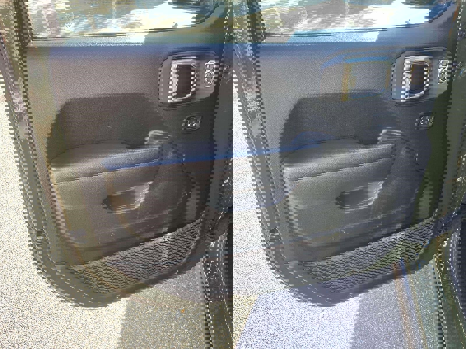 Used 2024 Jeep Wrangler Unlimited Rubicon 4xe image 17