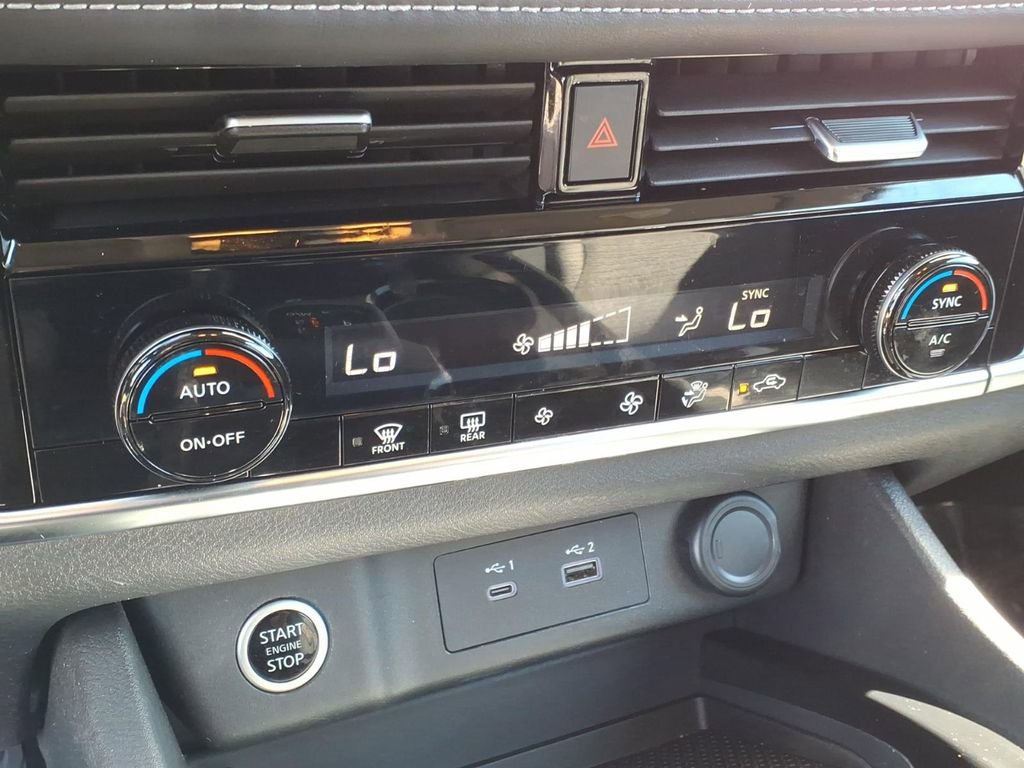 Used 2021 Nissan Rogue SV AWD/4WD image 22