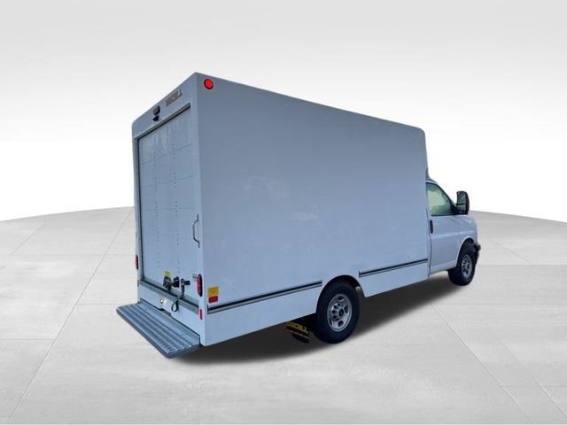 New 2025 GMC Savana 3500 Work Van w/ Power Convenience Package image 4