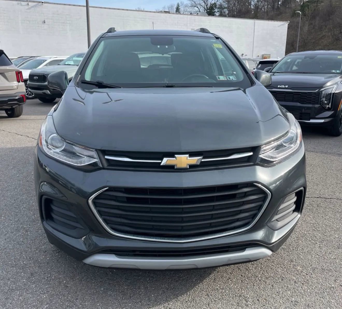Used 2018 Chevrolet Trax LT w/ LT Convenience Package image 4