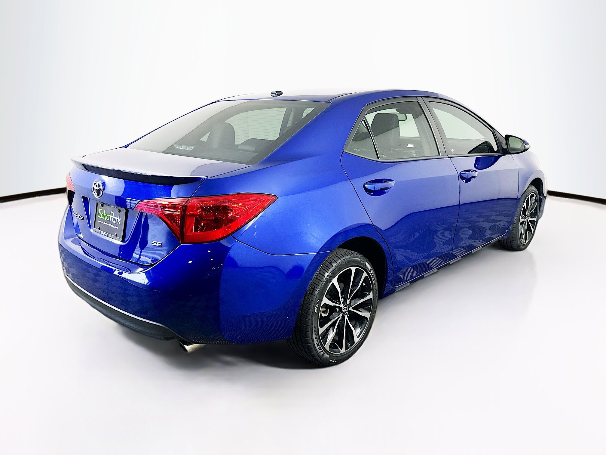 Used 2017 Toyota Corolla SE w/ SE Premium Package image 9