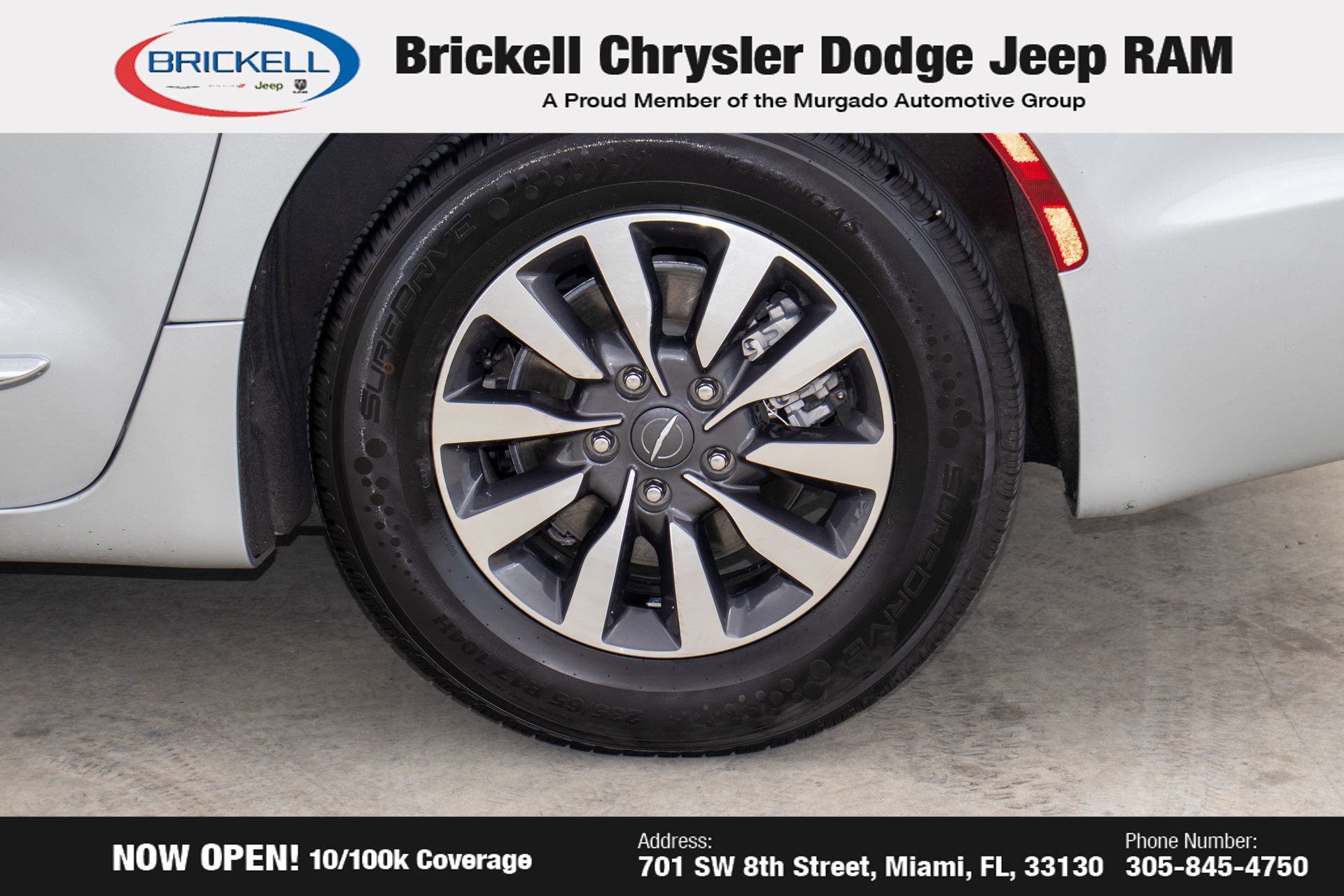 Used 2023 Chrysler Pacifica Limited image 37