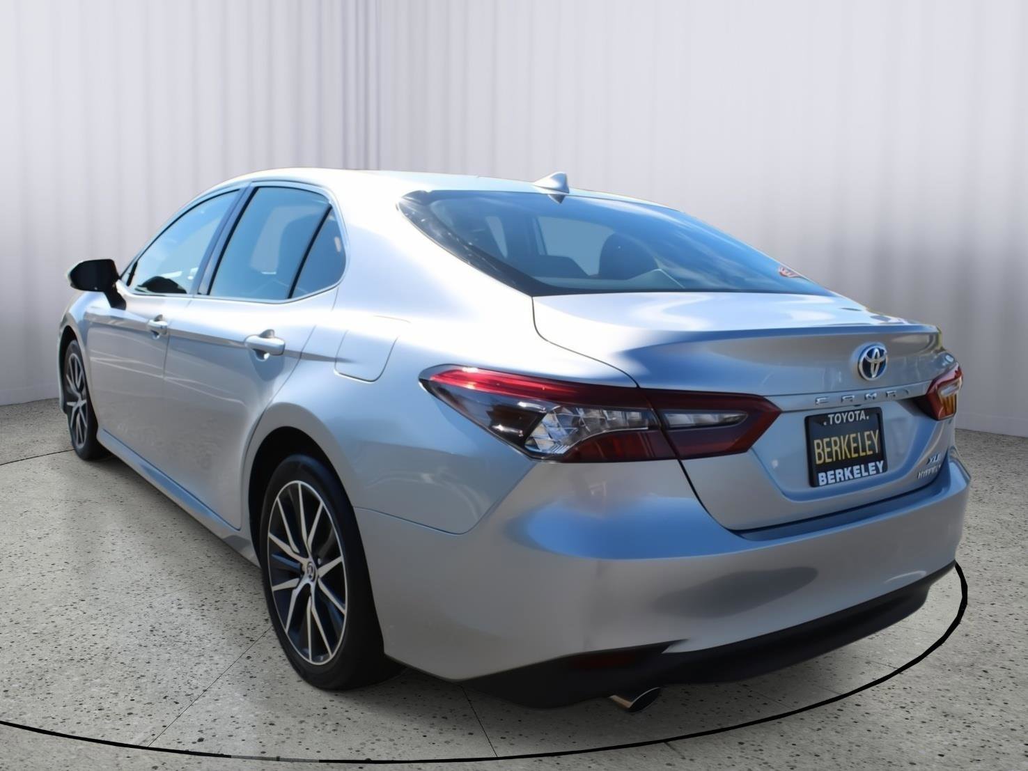 Used 2023 Toyota Camry XLE image 6