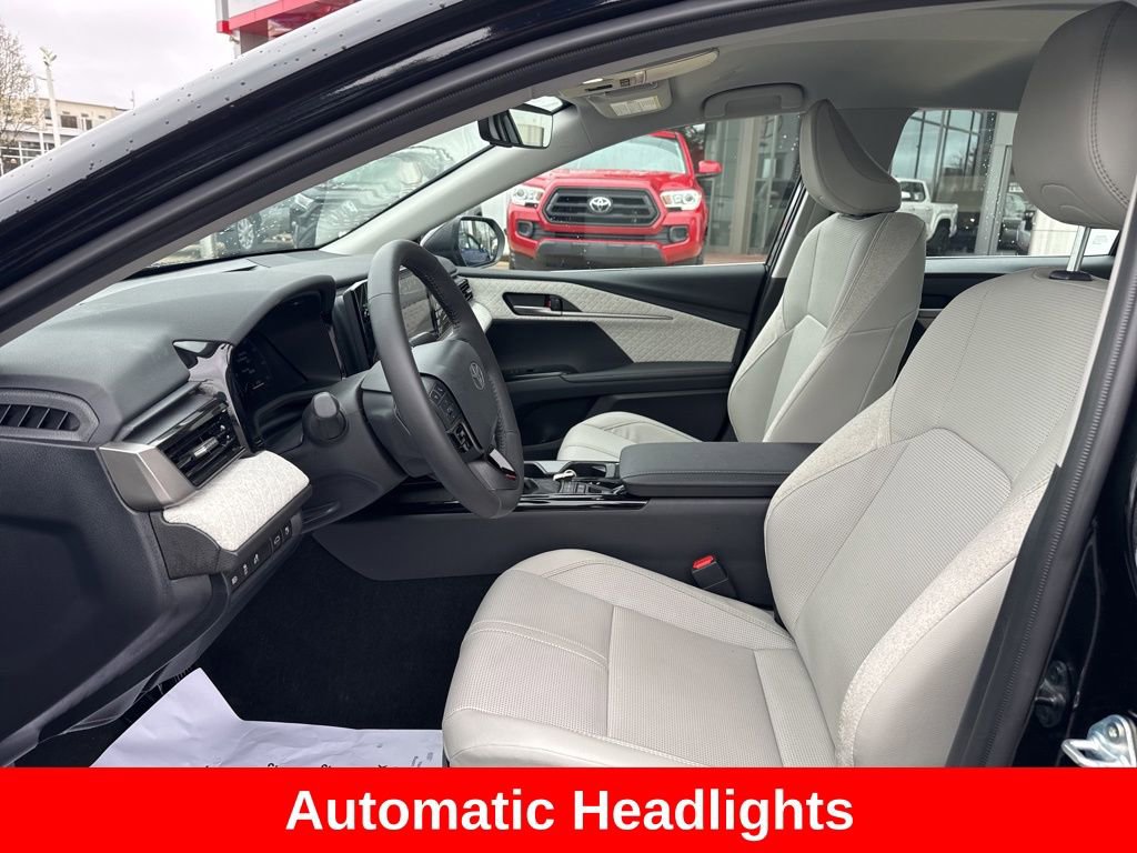 Used 2026 Toyota Camry XLE image 11