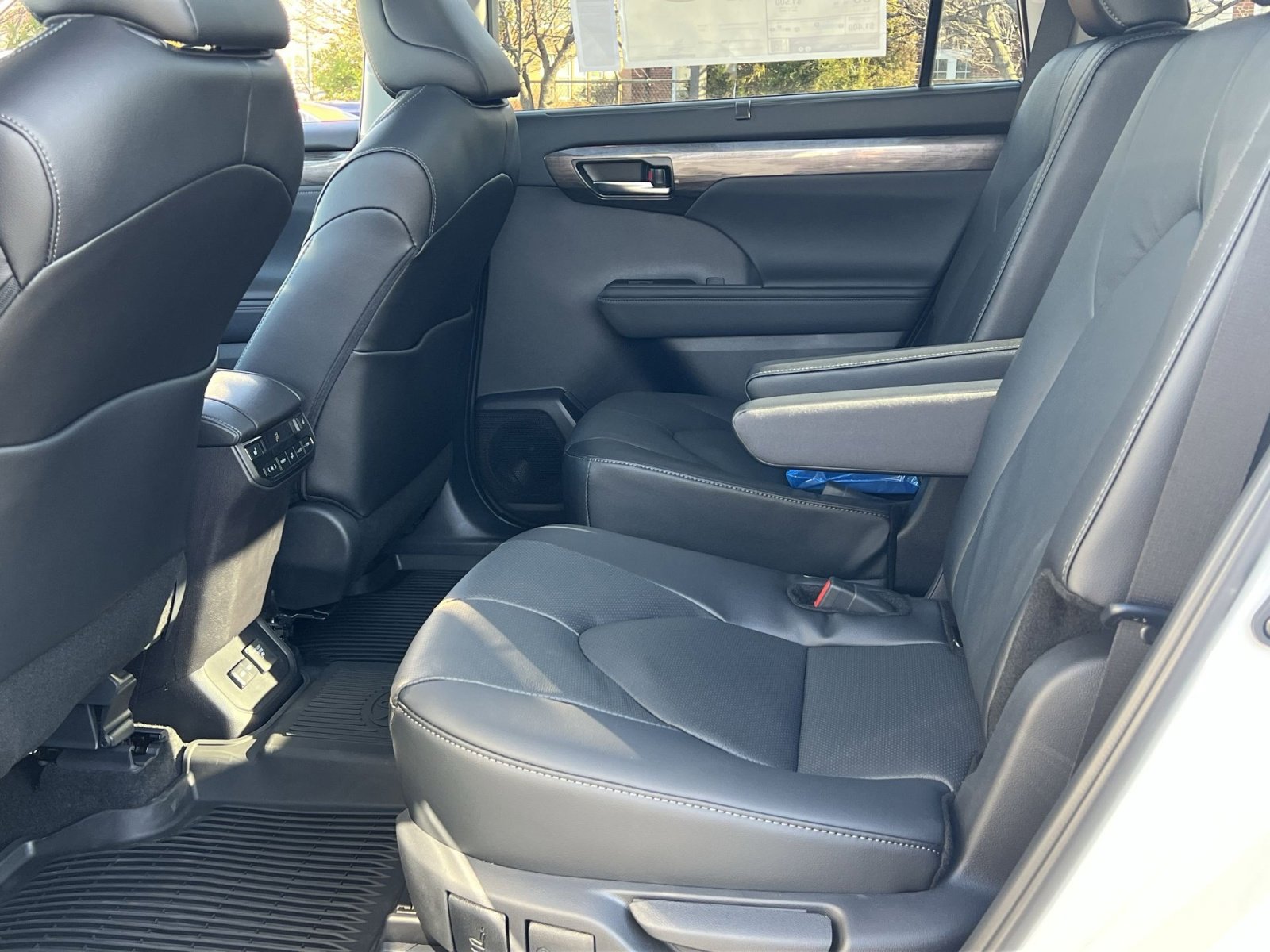 New 2026 Toyota Highlander Platinum image 19