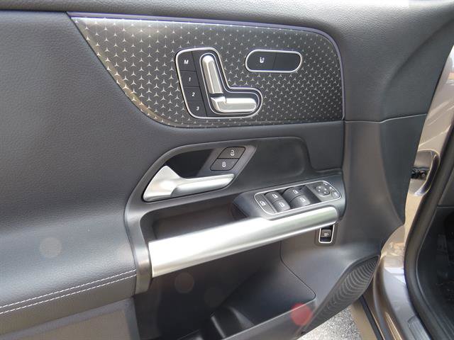 Used 2025 Mercedes-Benz GLA 250 4MATIC image 8