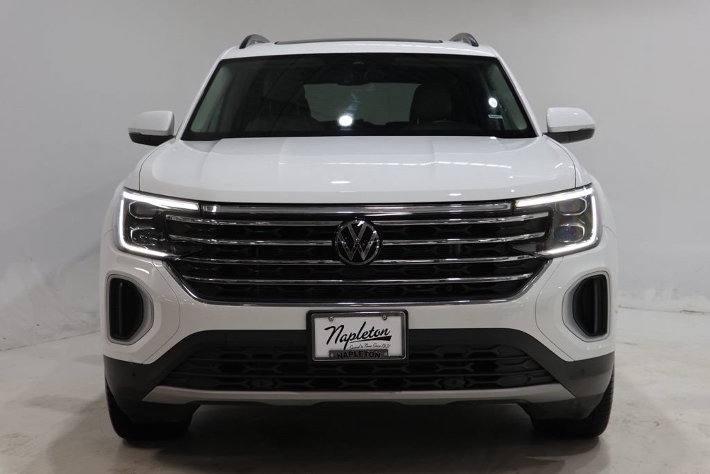 Used 2025 Volkswagen Atlas SE FWD image 2