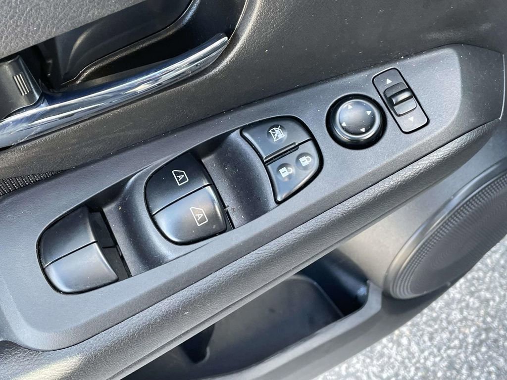 Used 2024 Nissan Kicks SV image 16