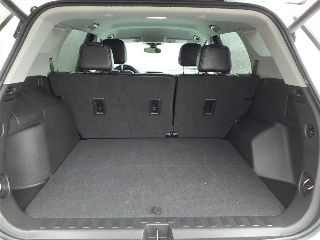 Used 2024 GMC Terrain SLT image 29