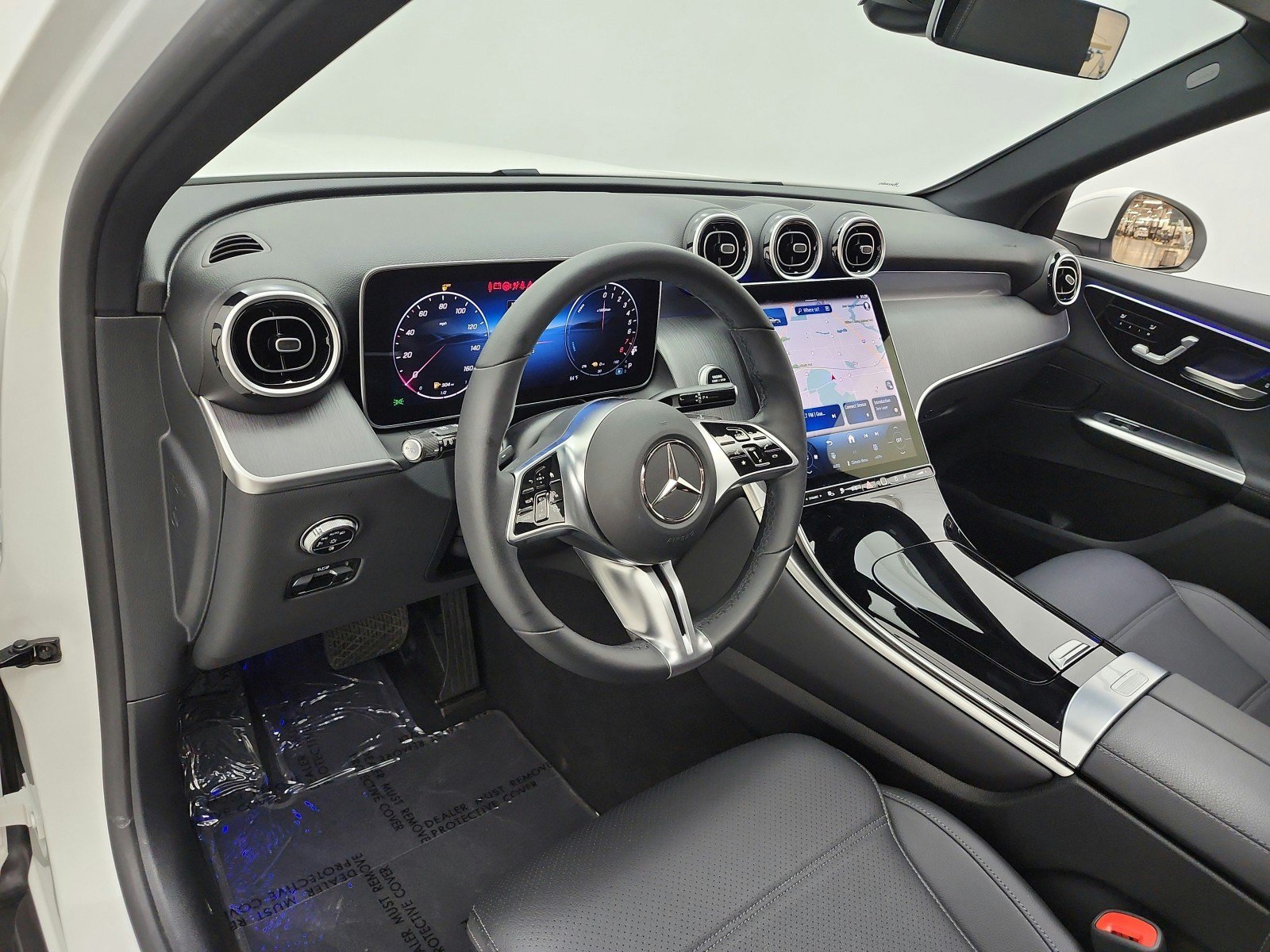 Used 2025 Mercedes-Benz GLC 350e 4MATIC image 9