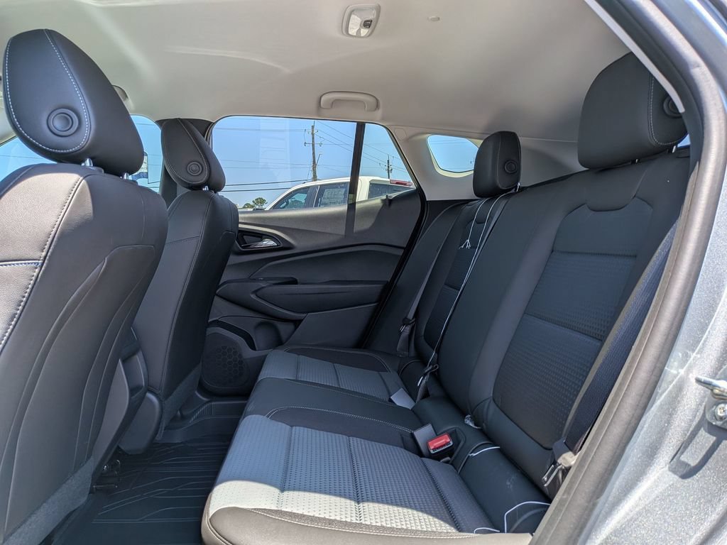 New 2026 Chevrolet Trax LT w/ Driver Confidence Package FWD image 24