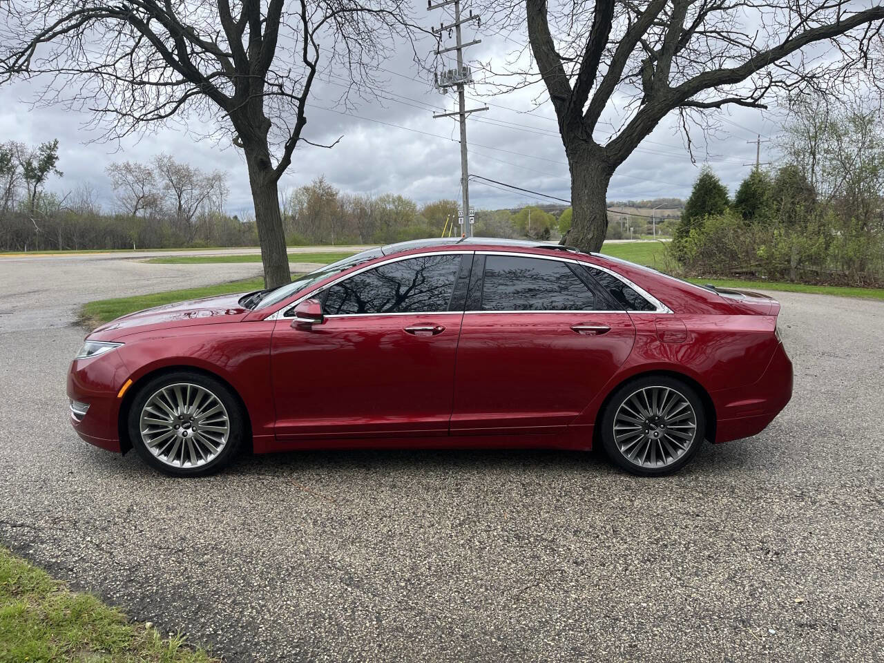 Used 2015 Lincoln MKZ Hybrid w/ Equipment Group 202A Reserve FWD image 2