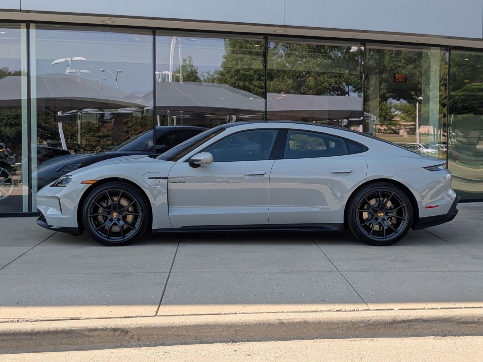 New 2026 Porsche Taycan GTS image 2