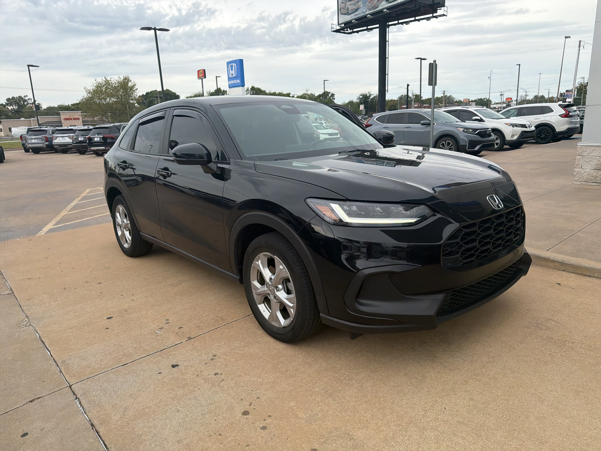 Certified 2024 Honda HR-V LX image 2