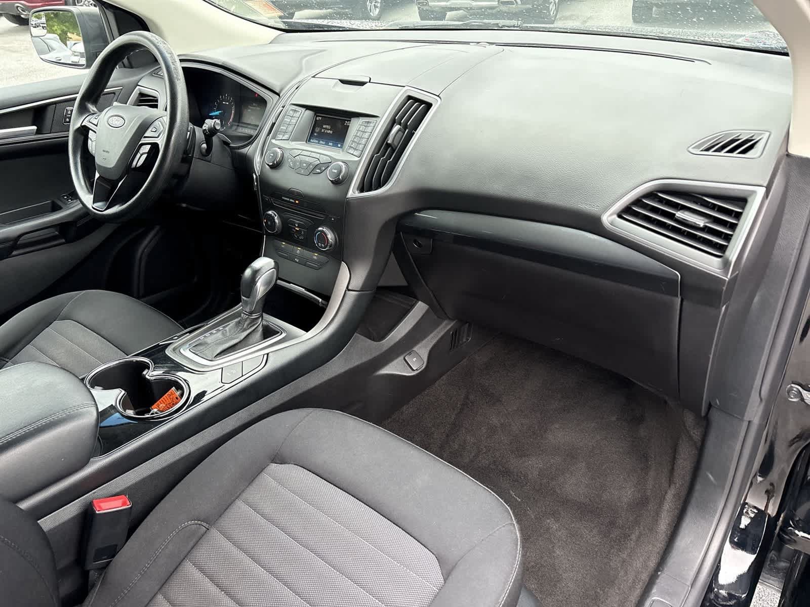 Used 2018 Ford Edge SE FWD image 27