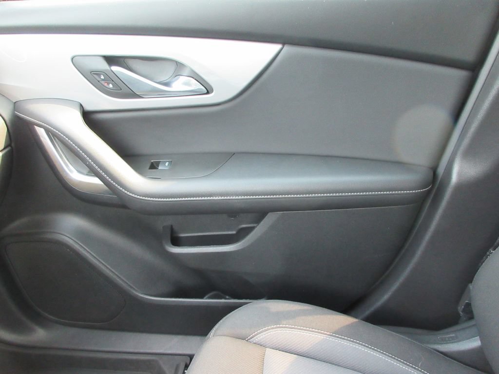 Used 2024 Chevrolet Blazer LT w/ Convenience Package FWD image 32