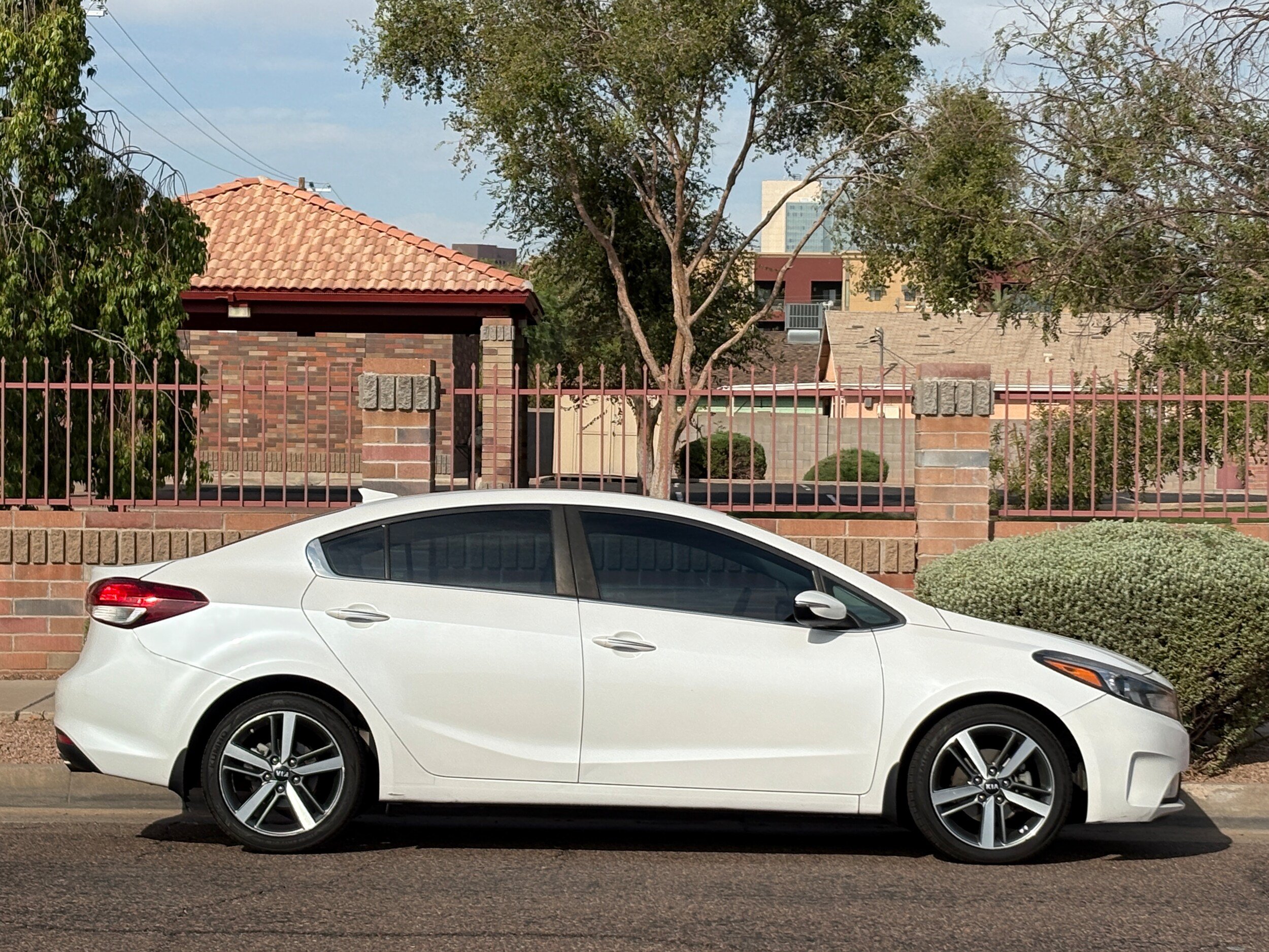 Used 2017 Kia Forte EX FWD image 9