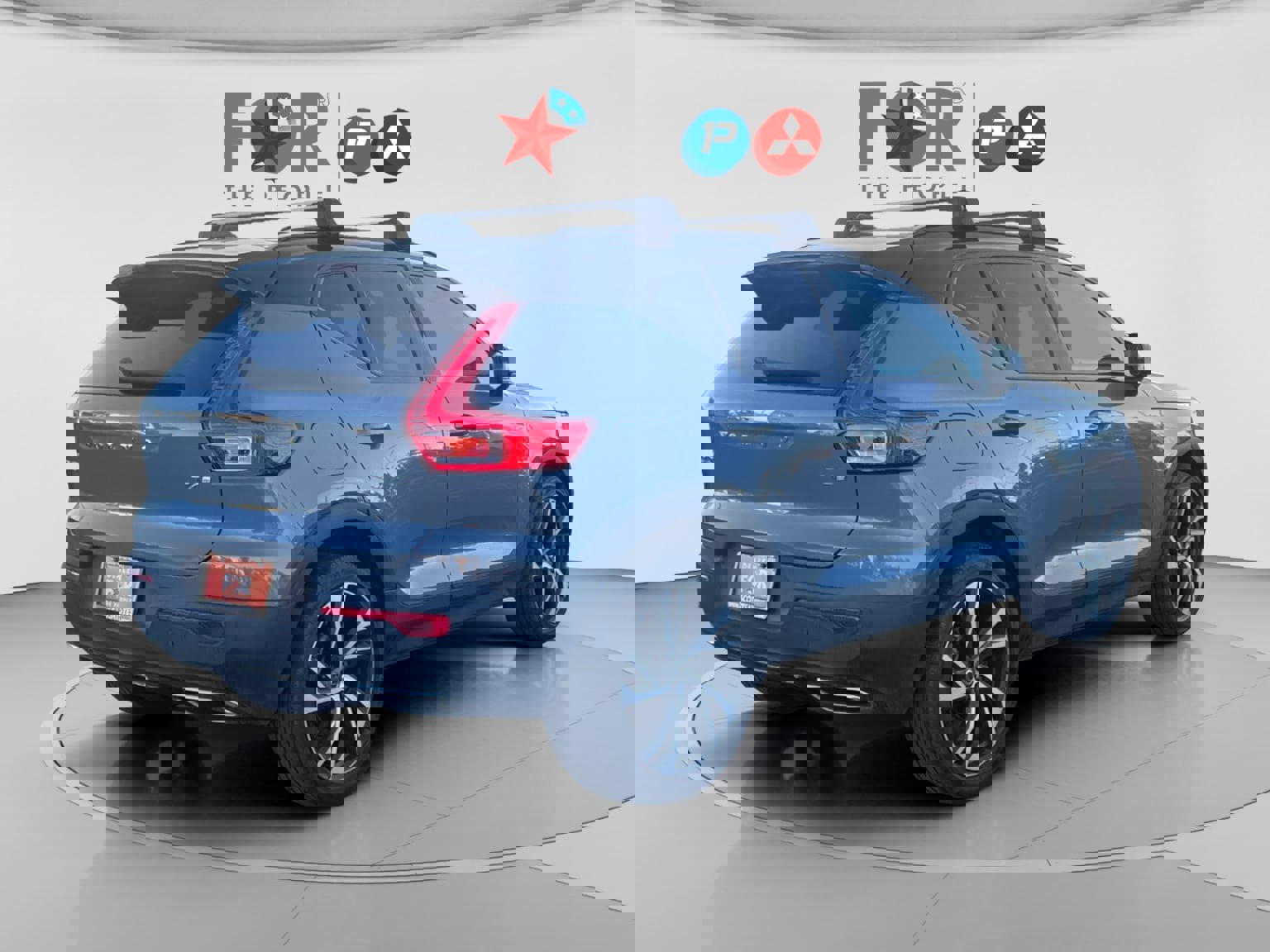 Used 2020 Volvo XC40 T4 R-Design w/ Protection Package Premier image 5