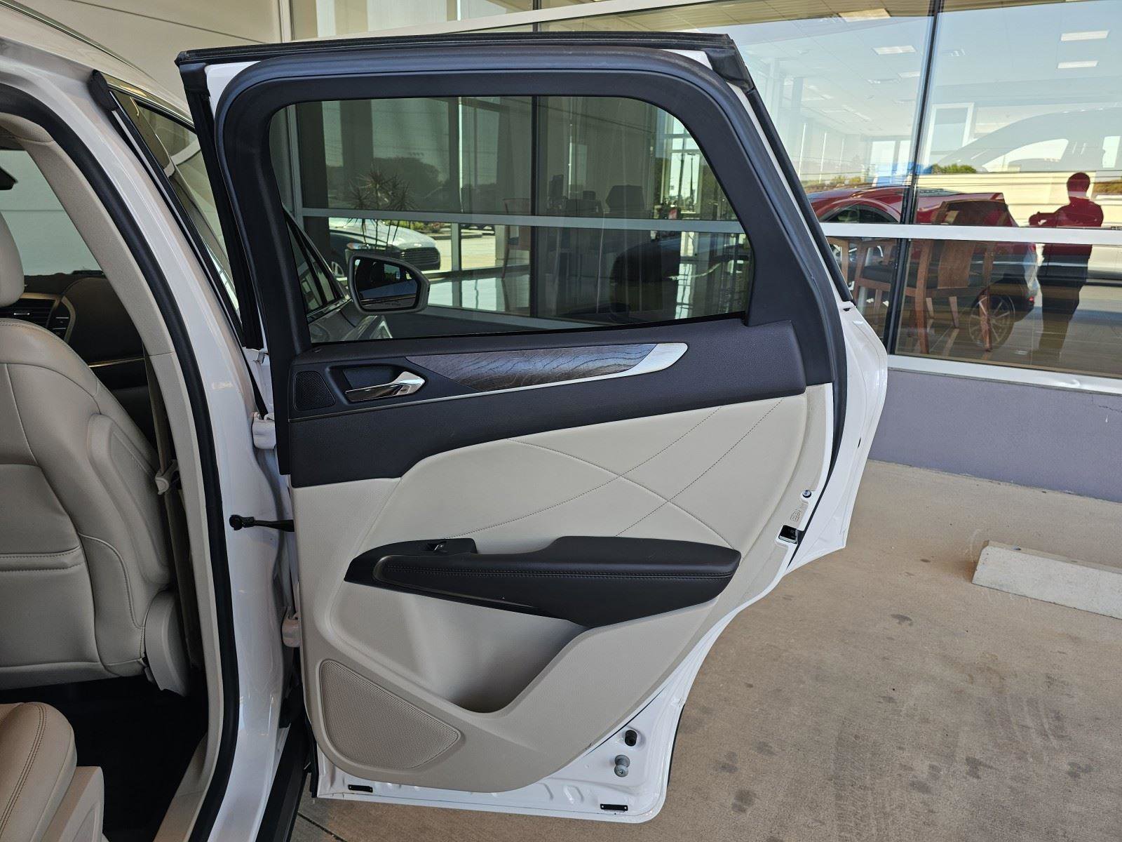 Used 2019 Lincoln MKC Reserve w/ MKC Climate Package image 14