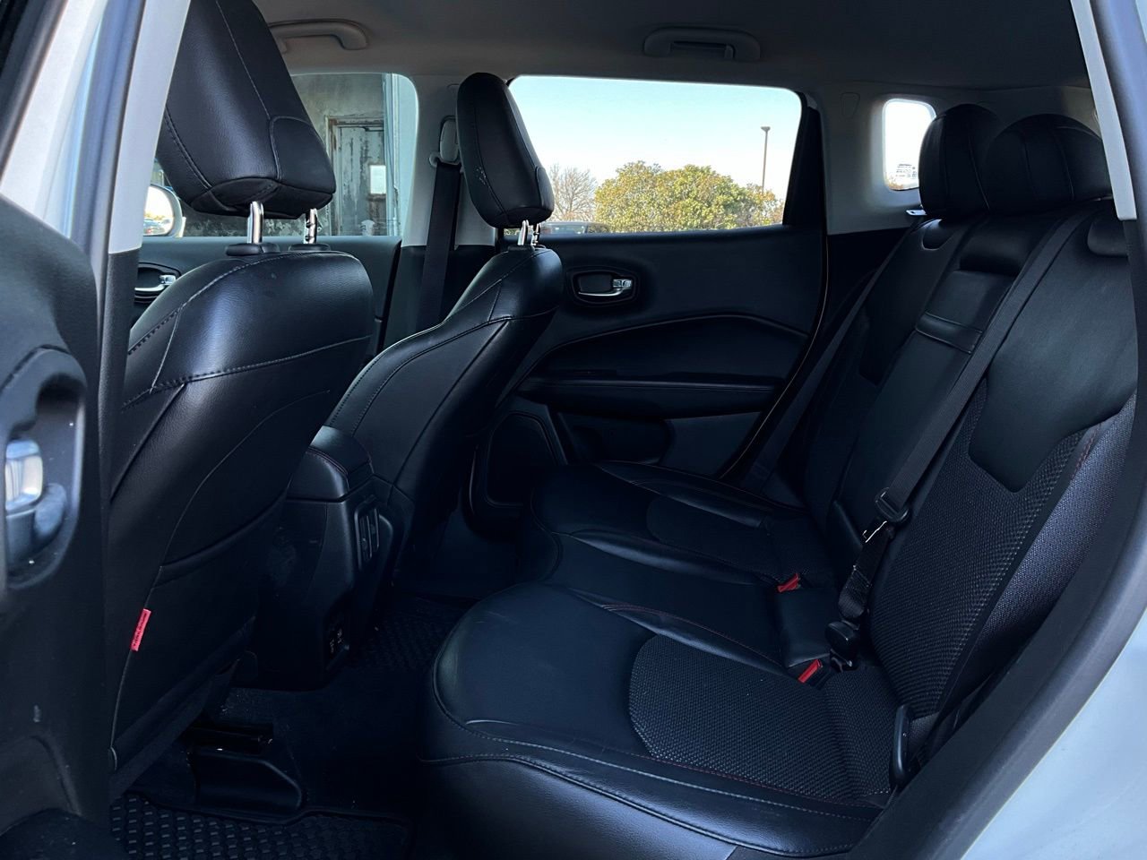 Used 2019 Jeep Compass Trailhawk image 11