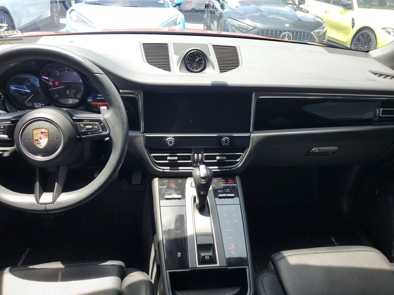 Used 2025 Porsche Macan AWD/4WD image 12