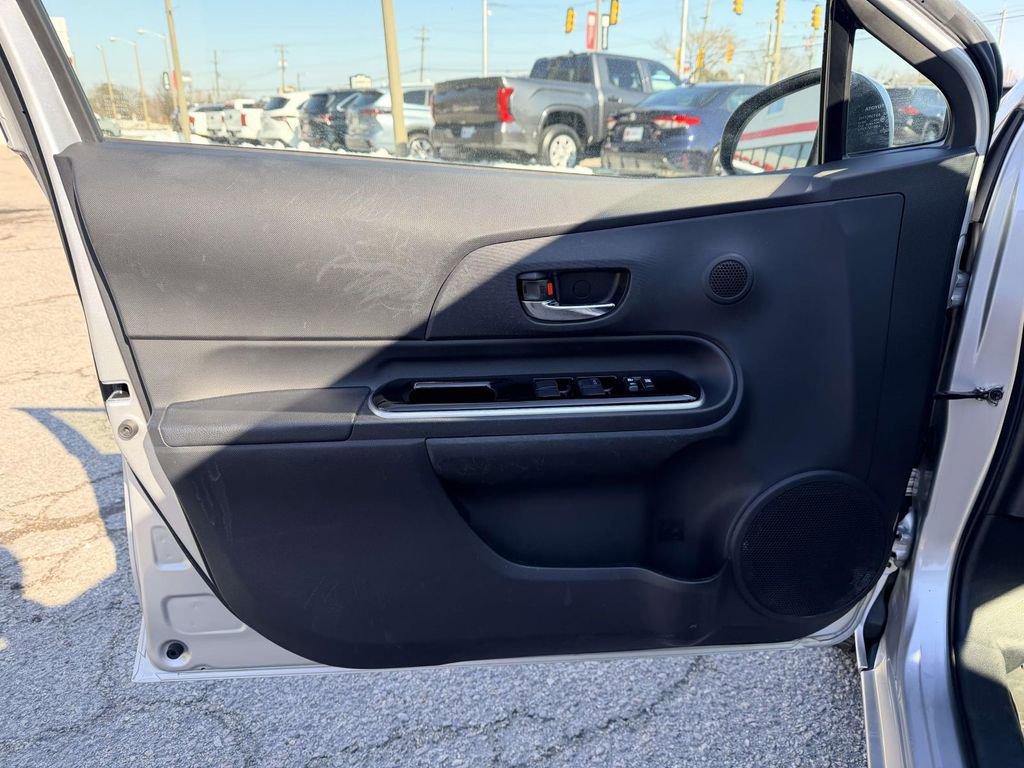Certified 2016 Toyota Prius C Two image 17