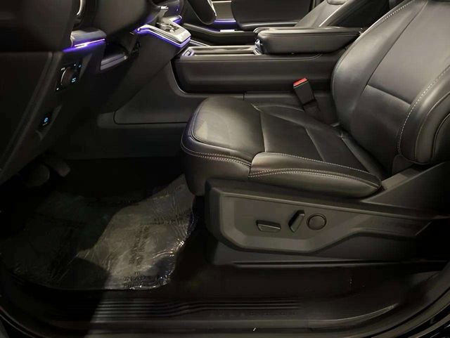 Used 2025 Ford Expedition Platinum AWD/4WD image 56