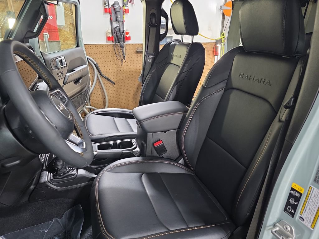 Used 2024 Jeep Wrangler Sahara w/ Safety Group image 14