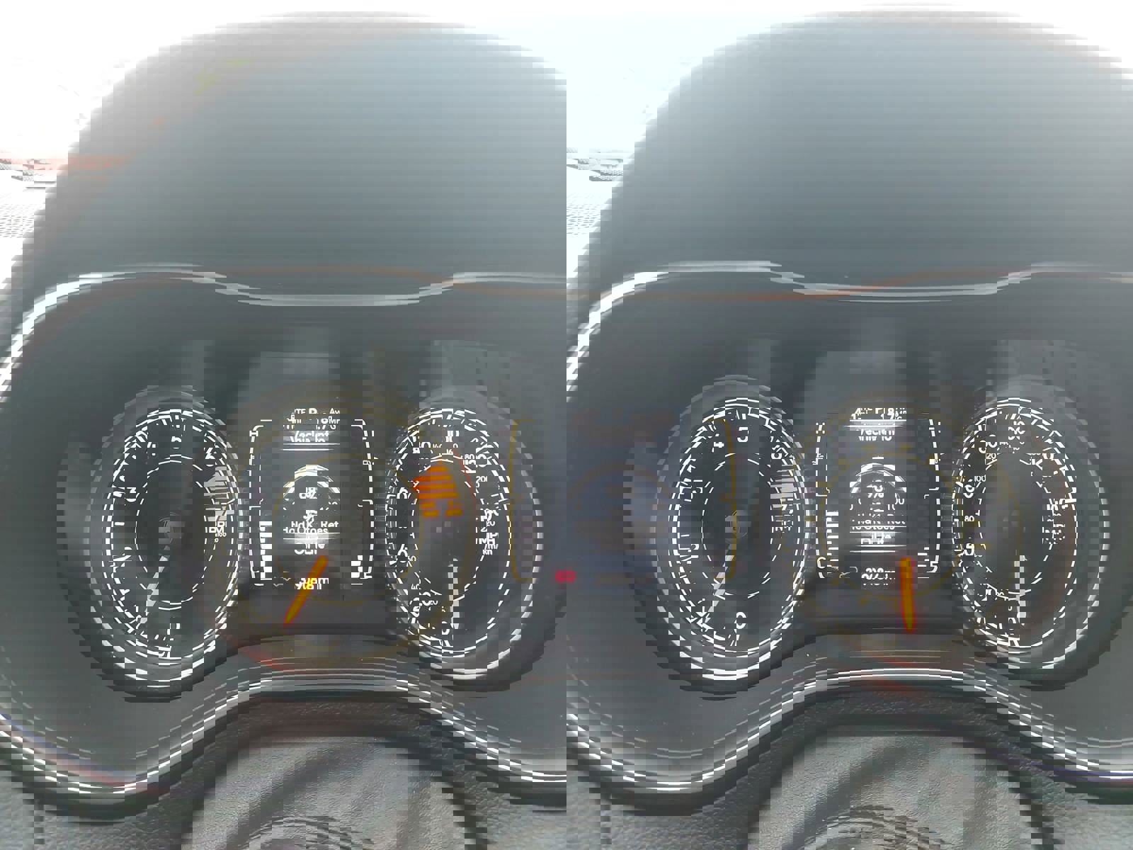 Used 2020 Jeep Cherokee Latitude Plus image 19