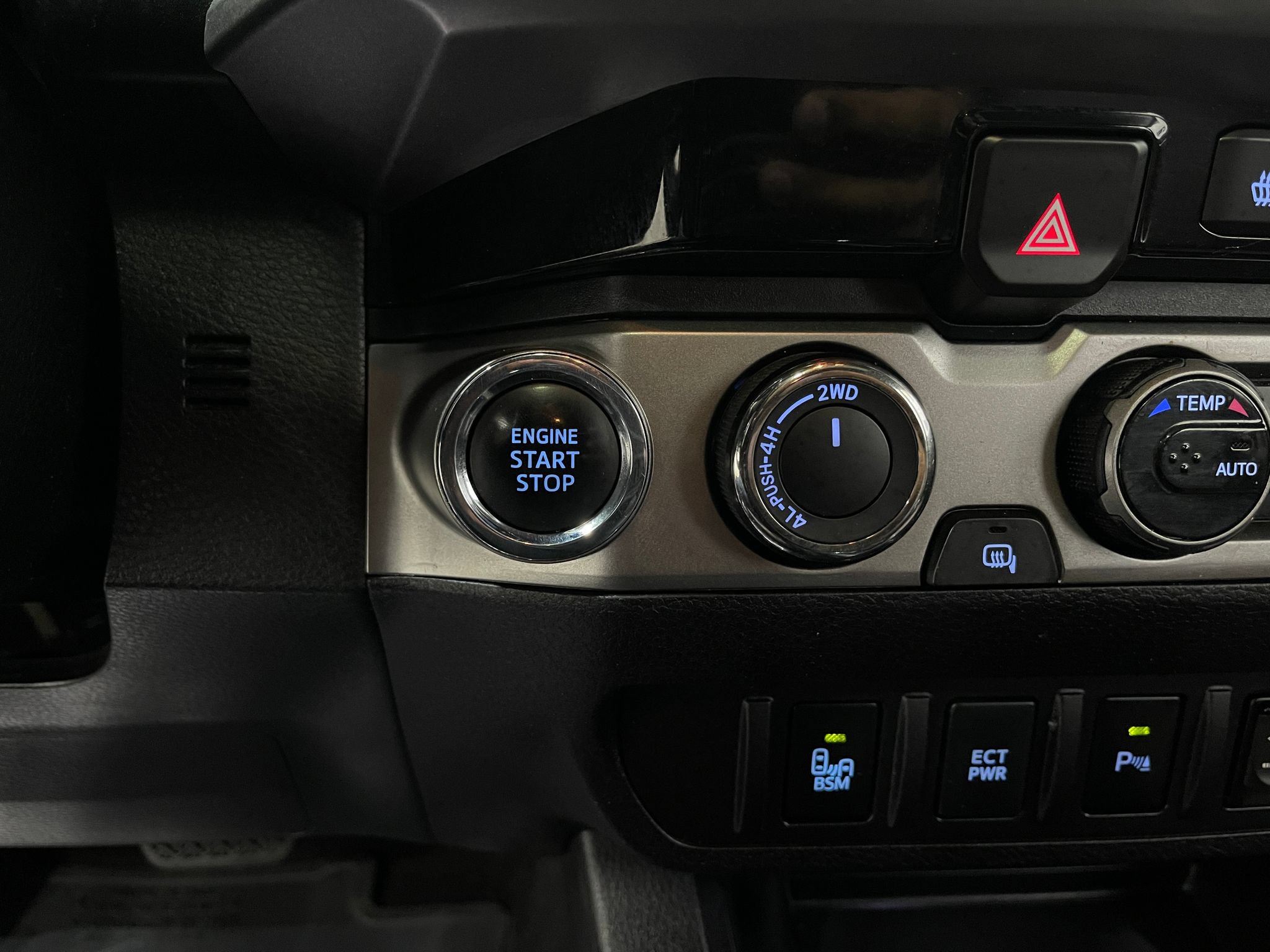 Used 2017 Toyota Tacoma Limited w/ Tow Package AWD/4WD image 20