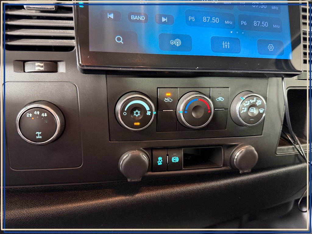 Used 2013 Chevrolet Silverado 2500 LT AWD/4WD image 20