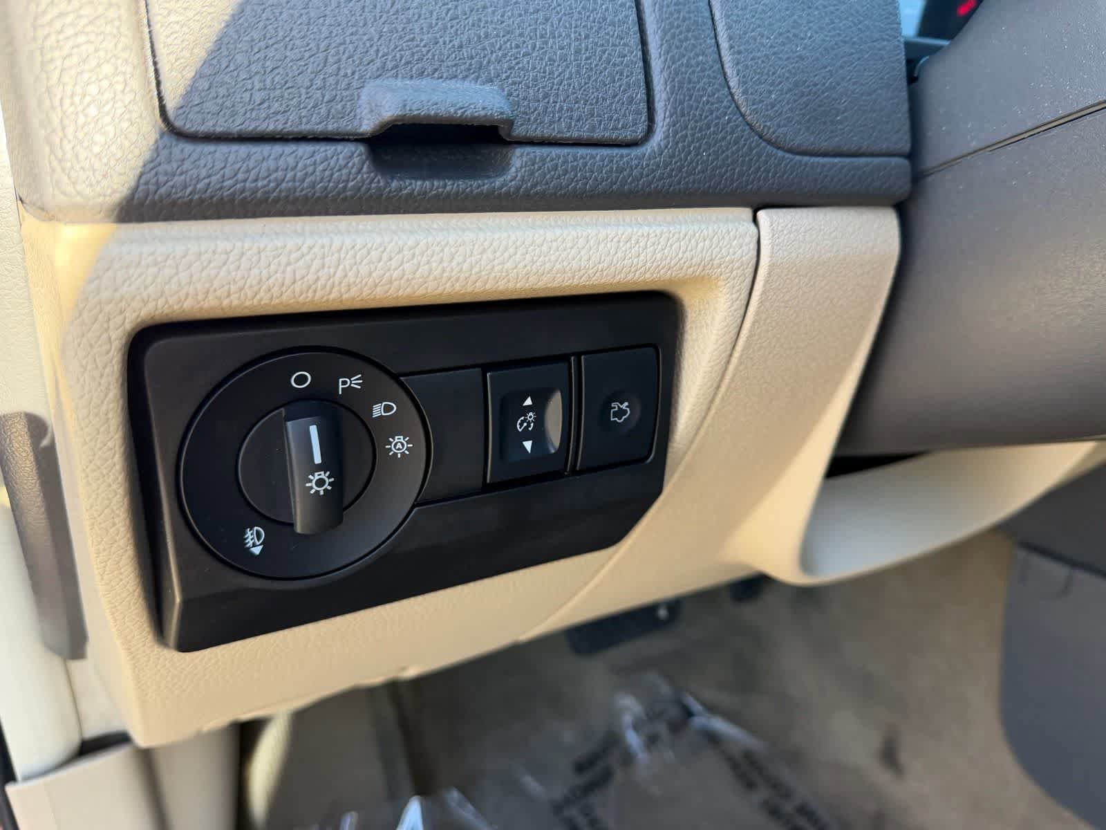 Used 2011 Ford Fusion SE w/ 201A Rapid Spec Order Code image 24