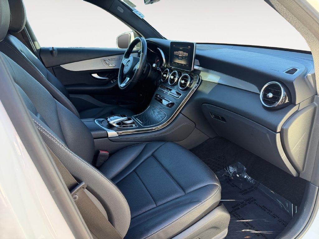 Used 2019 Mercedes-Benz GLC 300 4MATIC image 26