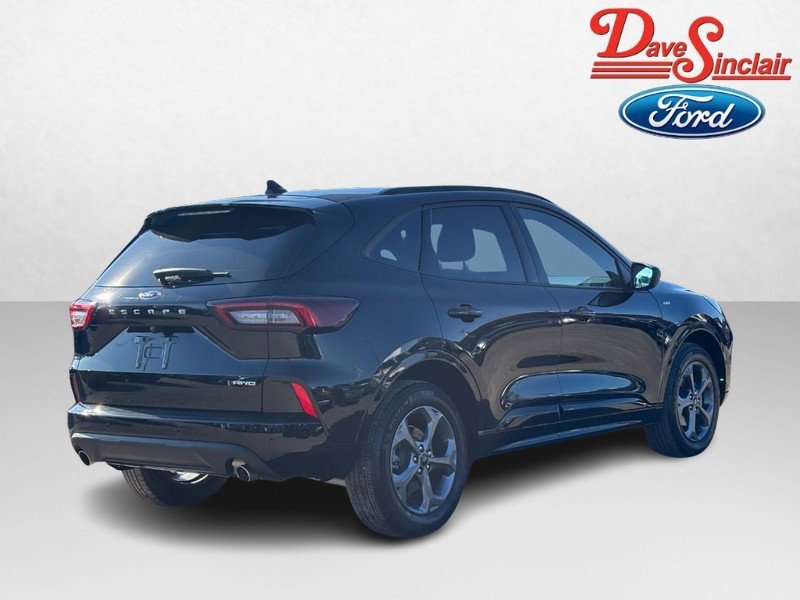 Used 2023 Ford Escape ST-Line w/ Tech Pack #1 AWD/4WD image 7
