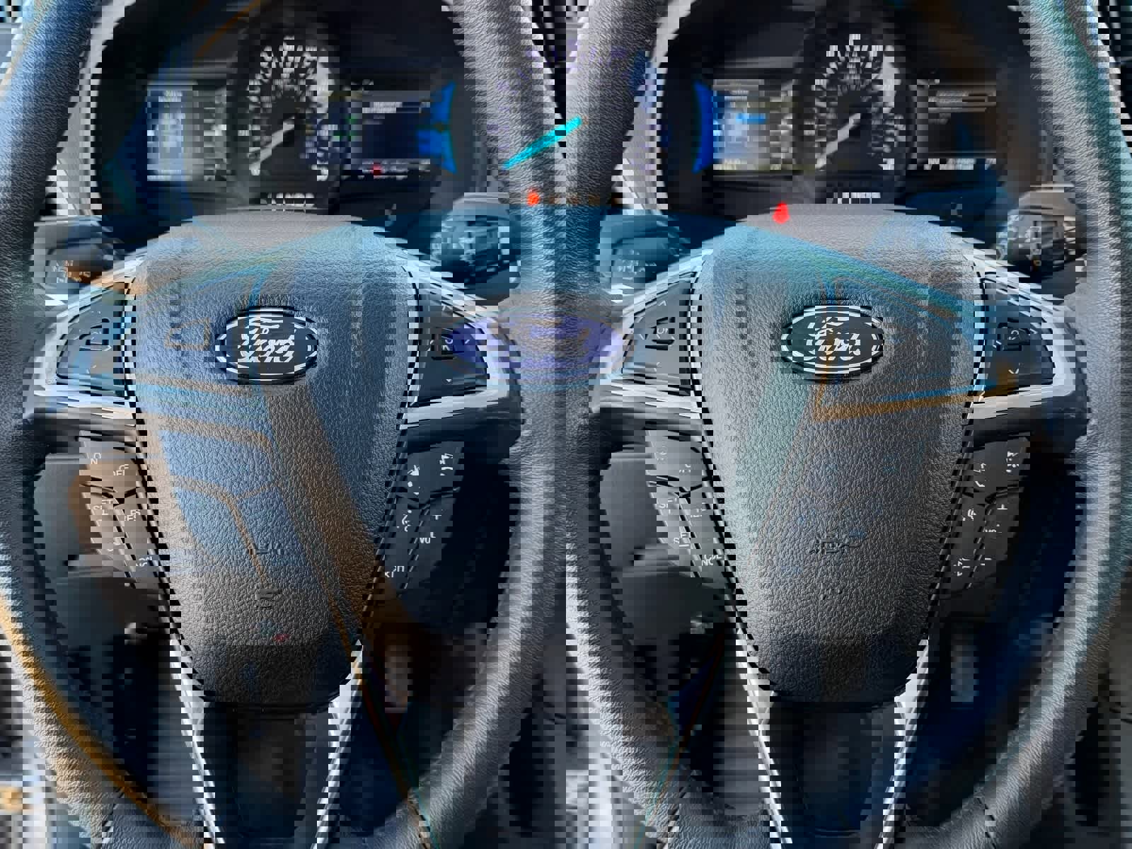 Used 2022 Ford Edge Titanium image 27