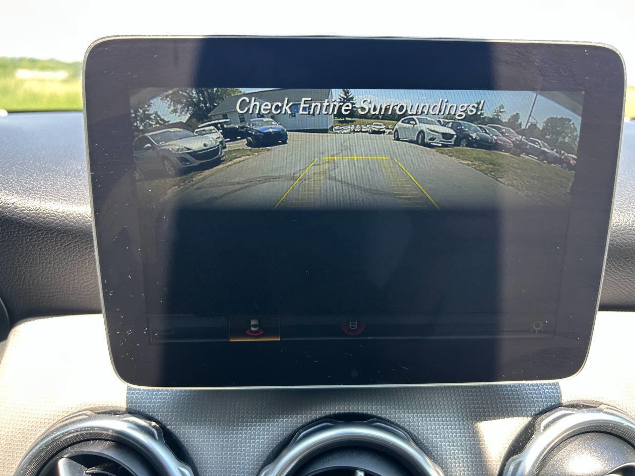Used 2020 Mercedes-Benz GLA 250 4MATIC image 25