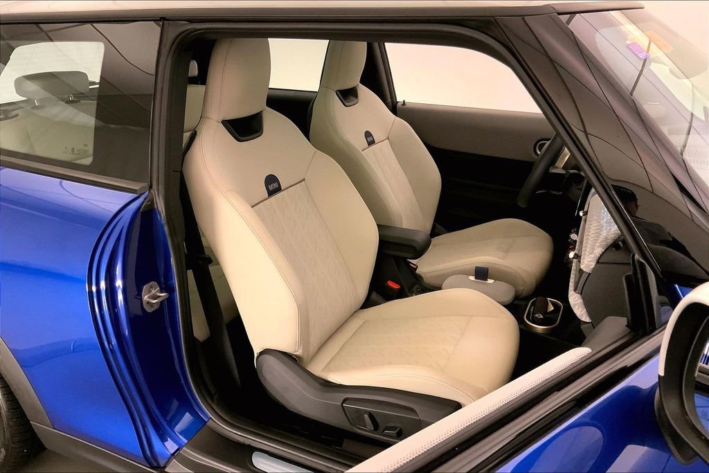 Used 2025 MINI Cooper S image 6