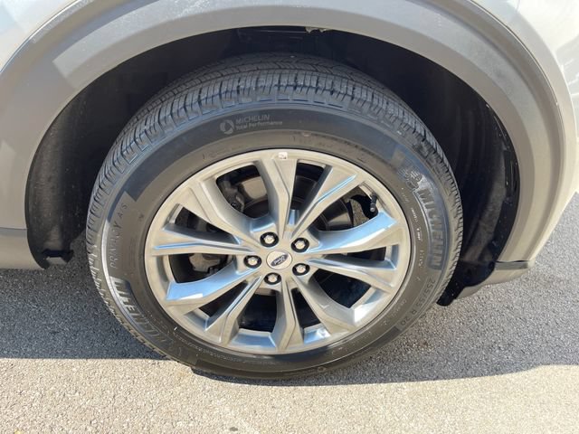 Used 2023 Ford Explorer XLT w/ Equipment Group 202A AWD/4WD image 41
