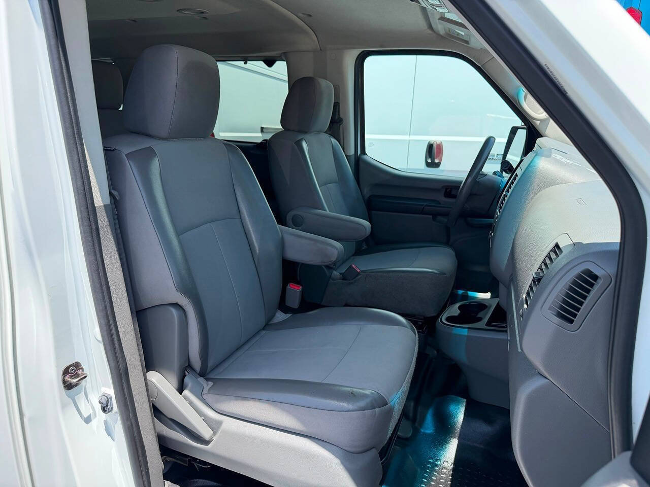 Used 2019 Nissan NV 3500 S RWD image 10