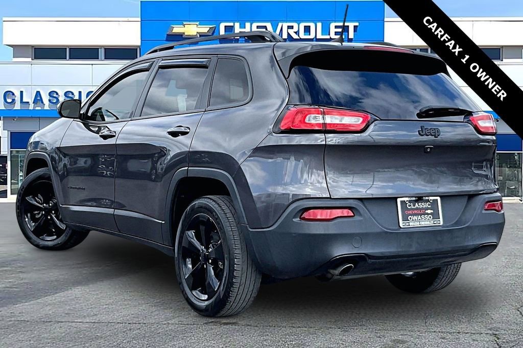 Used 2018 Jeep Cherokee Latitude w/ Altitude Package image 4