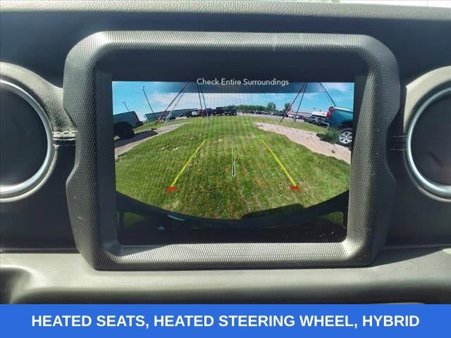 Used 2021 Jeep Wrangler Unlimited Sahara w/ Cold Weather Group image 16